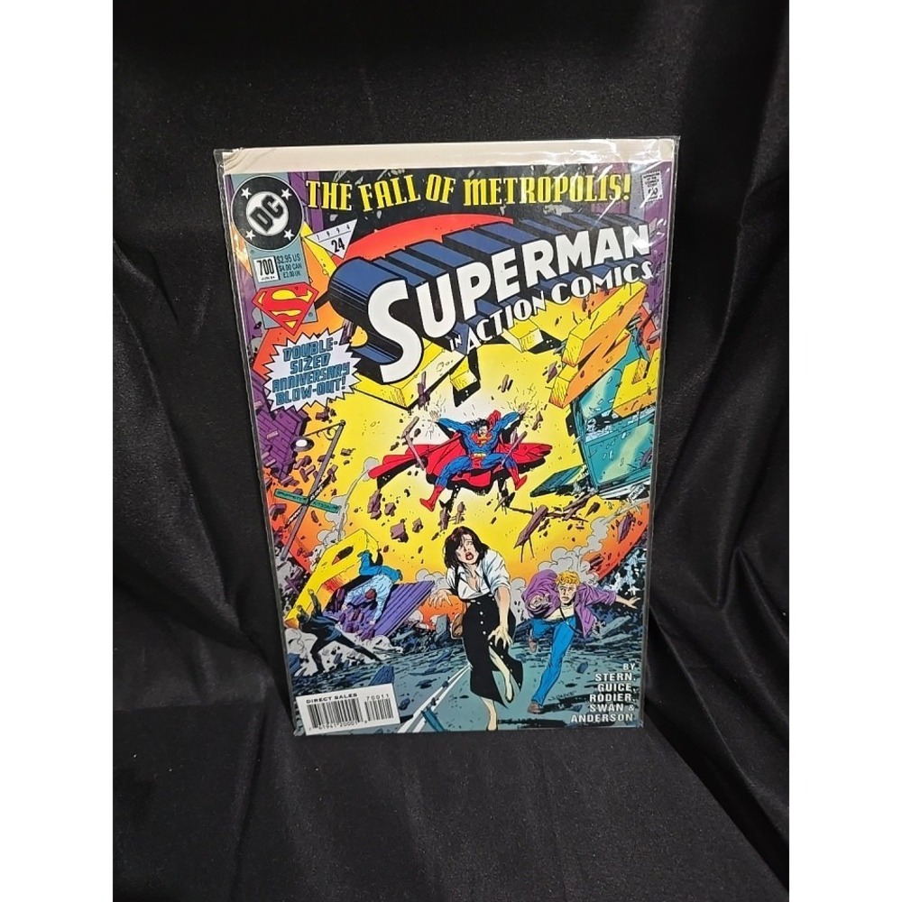 Sealed DC Comics #700 DC Universe Variant - Anniversary Issue.‎ Superman